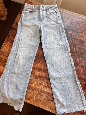 Light Washed Jeans